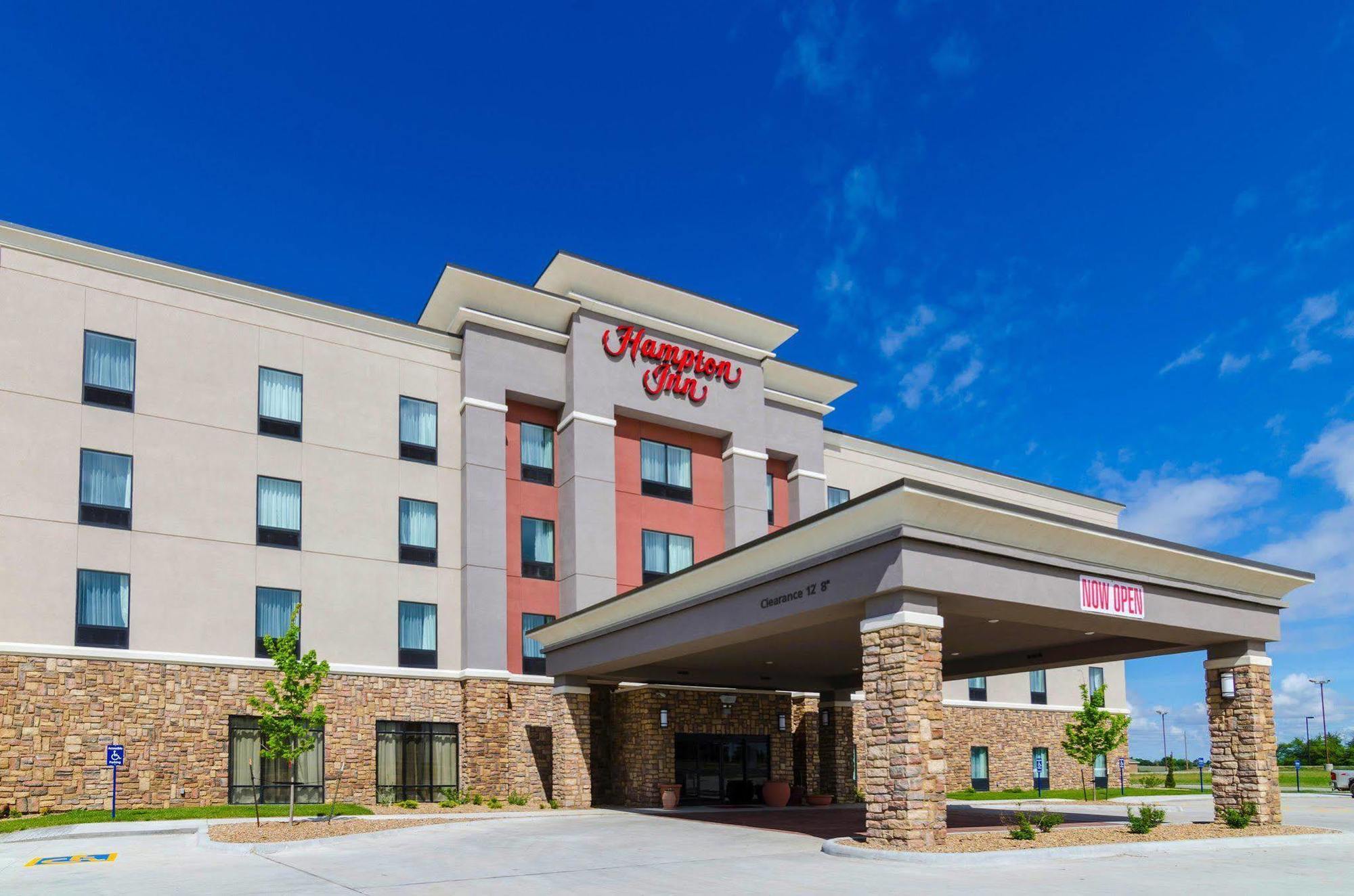 Hampton Inn Pratt Ngoại thất bức ảnh